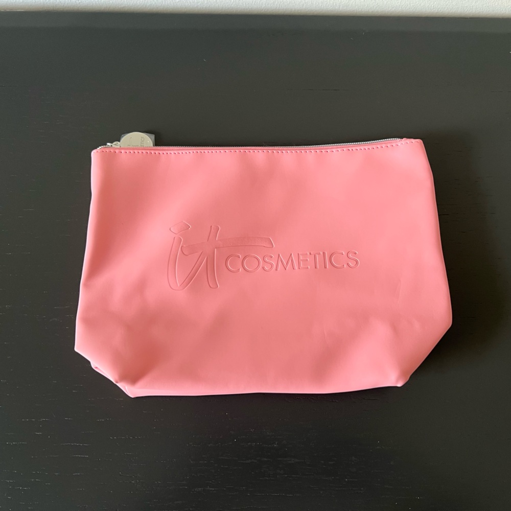 IT Cosmetics Cosmetic Bag Pouch